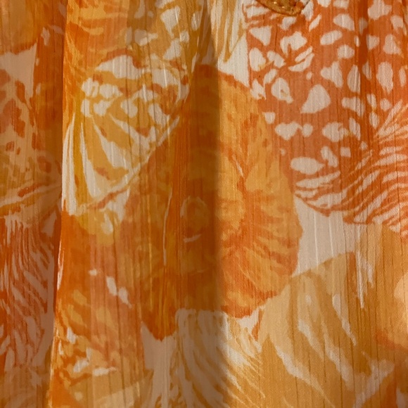 Loft NWT flutter ruffle sleeved v-neck top. Size Large. - Picture 4 of 5